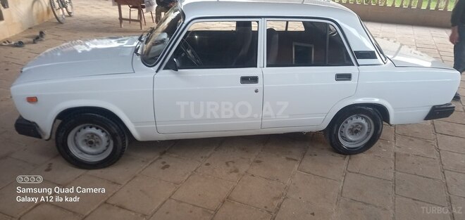 LADA (VAZ) 2107 2006, 81,306 km - 1.6 l - Salyan