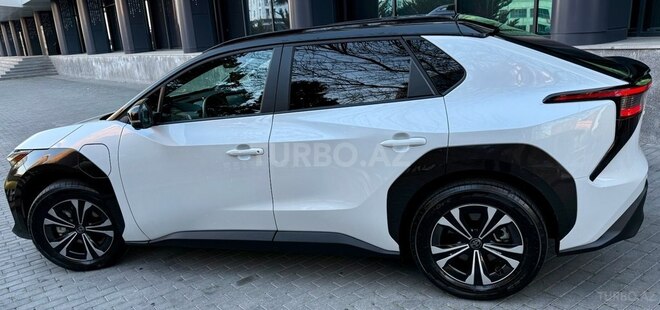 Toyota bZ4X 2023, 28,500 km - 0.0 l - Bakı