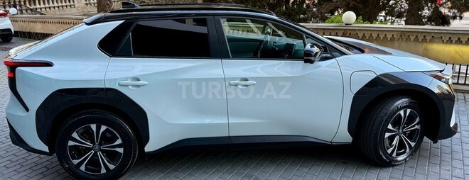 Toyota bZ4X 2023, 28,500 km - 0.0 l - Bakı