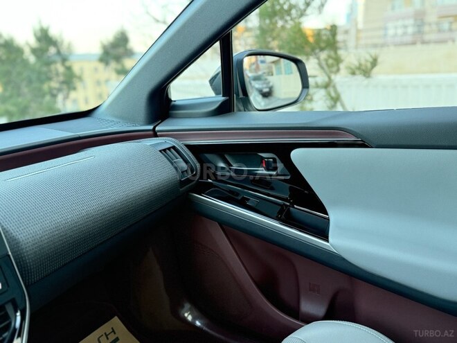 Toyota bZ4X 2023, 28,500 km - 0.0 l - Bakı