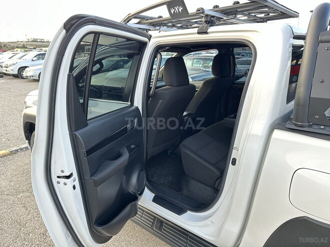 Toyota Hilux 2019, 96,000 km - 2.4 л - Bakı