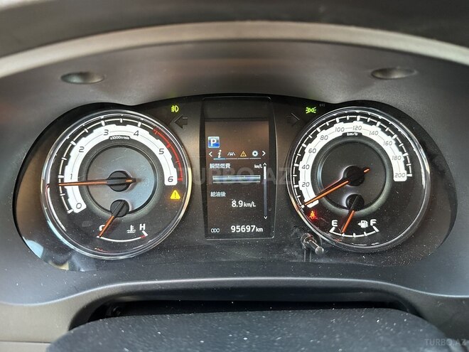 Toyota Hilux 2019, 96,000 km - 2.4 л - Bakı