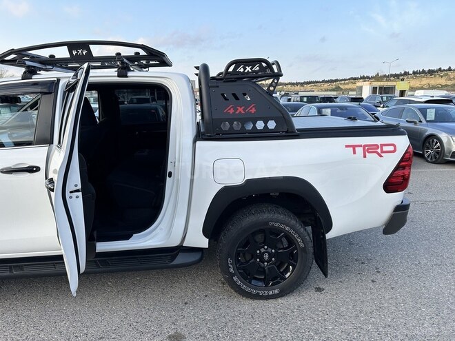 Toyota Hilux 2019, 96,000 km - 2.4 л - Bakı