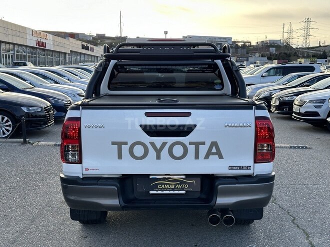Toyota Hilux 2019, 96,000 km - 2.4 л - Bakı