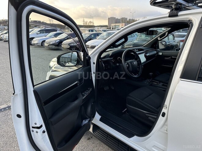 Toyota Hilux 2019, 96,000 km - 2.4 л - Bakı