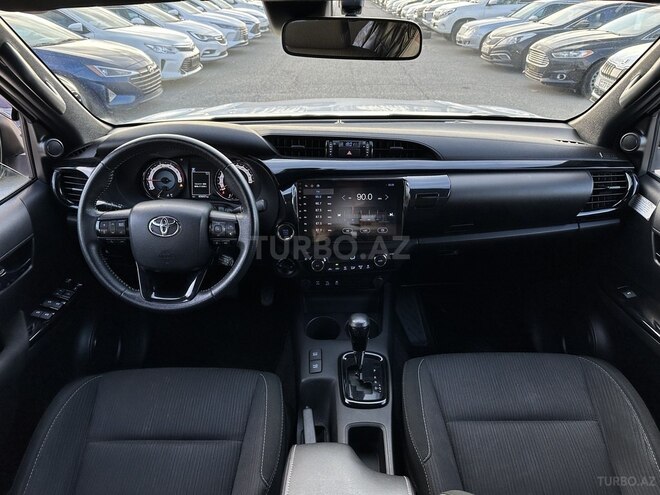 Toyota Hilux 2019, 96,000 km - 2.4 л - Bakı