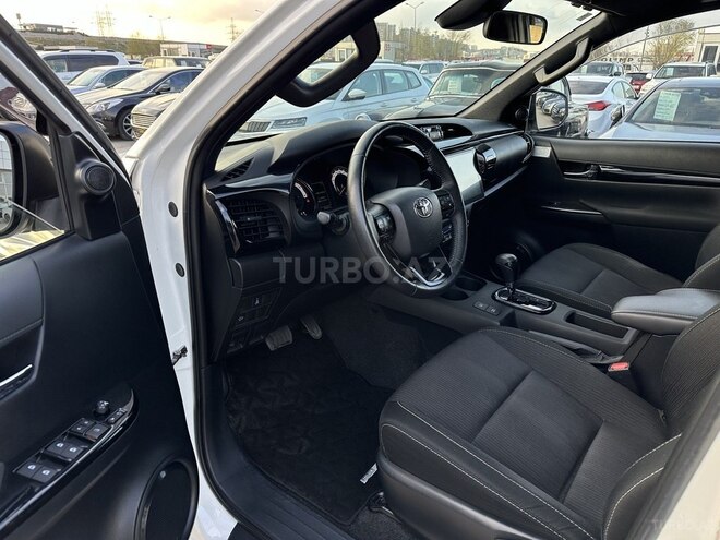 Toyota Hilux 2019, 96,000 km - 2.4 л - Bakı