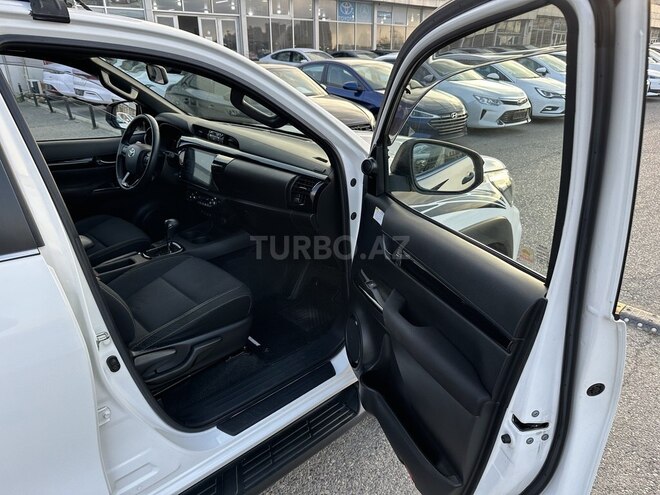 Toyota Hilux 2019, 96,000 km - 2.4 л - Bakı