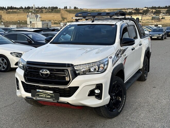 Toyota Hilux 2019, 96,000 km - 2.4 л - Bakı