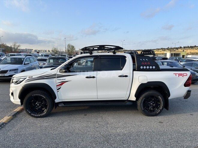 Toyota Hilux 2019, 96,000 km - 2.4 л - Bakı