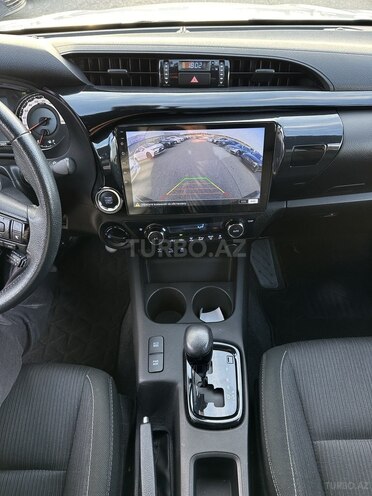 Toyota Hilux 2019, 96,000 km - 2.4 л - Bakı