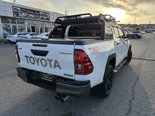 Toyota Hilux 2019, 96,000 km - 2.4 л - Bakı