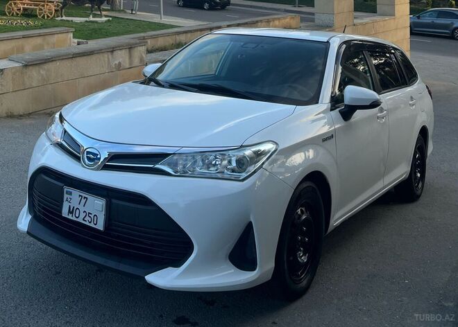 Toyota Corolla Fielder 2018, 175,000 km - 1.5 л - Bakı