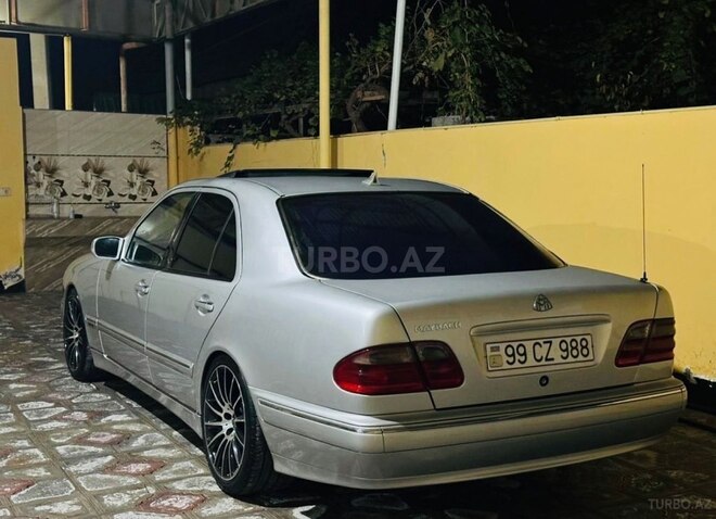 Mercedes E 270 2001, 368,000 km - 2.7 l - Ağcabədi