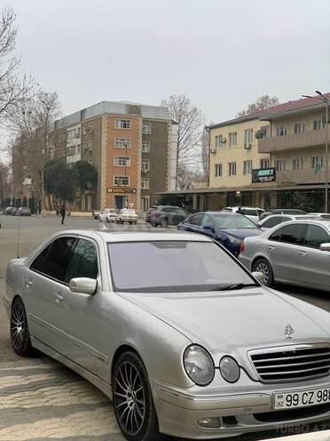 Mercedes E 270 2001, 368,000 km - 2.7 l - Ağcabədi