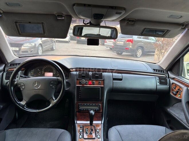 Mercedes E 220 d 2001, 521,694 km - 2.2 l - Sumqayıt