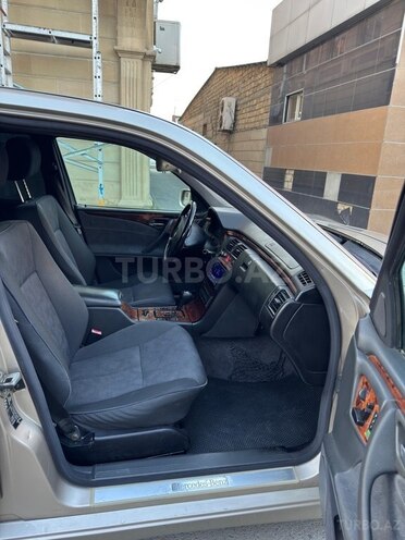 Mercedes E 220 d 2001, 521,694 km - 2.2 l - Sumqayıt