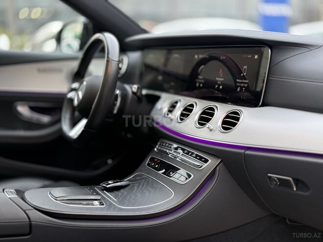 Mercedes E 300 e-17