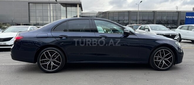 Mercedes E 300 e-11