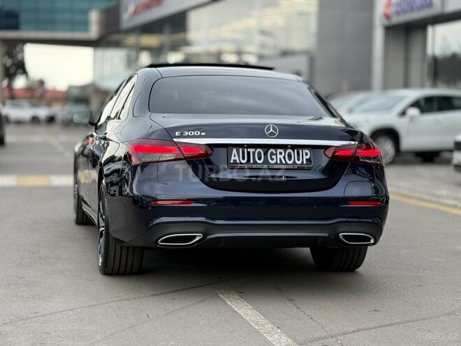 Mercedes E 300 e-7