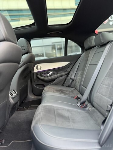 Mercedes E 300 e-15
