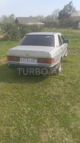 Mercedes 190 1989, 321,000 km - 2.0 l - Astara