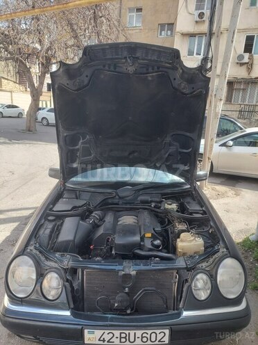 Mercedes E 240 1998, 300,000 km - 2.4 l - Bakı