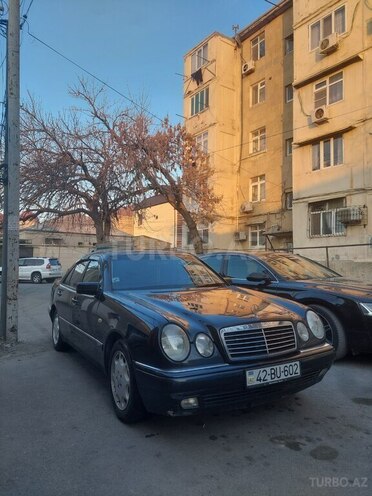 Mercedes E 240 1998, 300,000 km - 2.4 l - Bakı