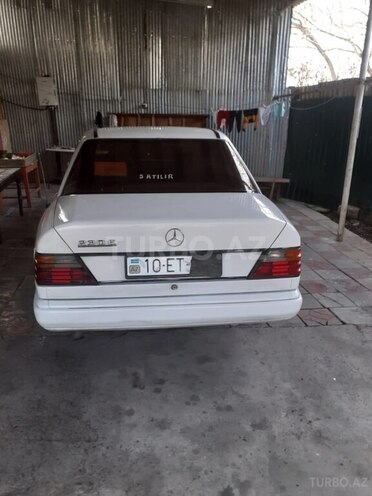 Mercedes E 230 1988, 100,000 km - 2.3 л - Bakı