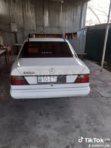 Mercedes E 230 1988, 100,000 km - 2.3 л - Bakı