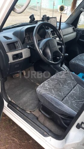 Mitsubishi Pajero io 2000, 250,000 km - 2.0 л - Astara
