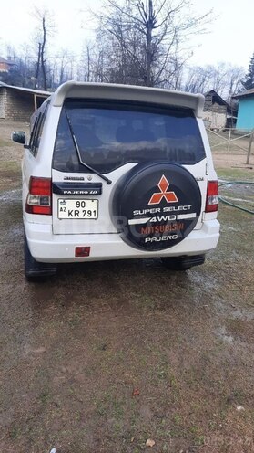 Mitsubishi Pajero io 2000, 250,000 km - 2.0 л - Astara