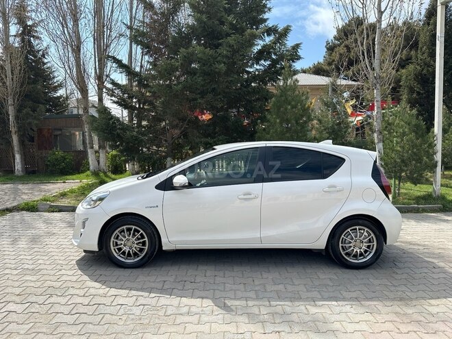 Toyota Aqua 2016, 170,000 km - 1.5 l - Bakı