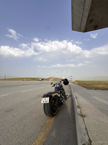 Harley-Davidson Softail Breakout-2