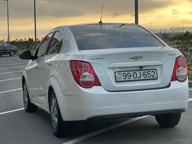 Chevrolet Aveo-5