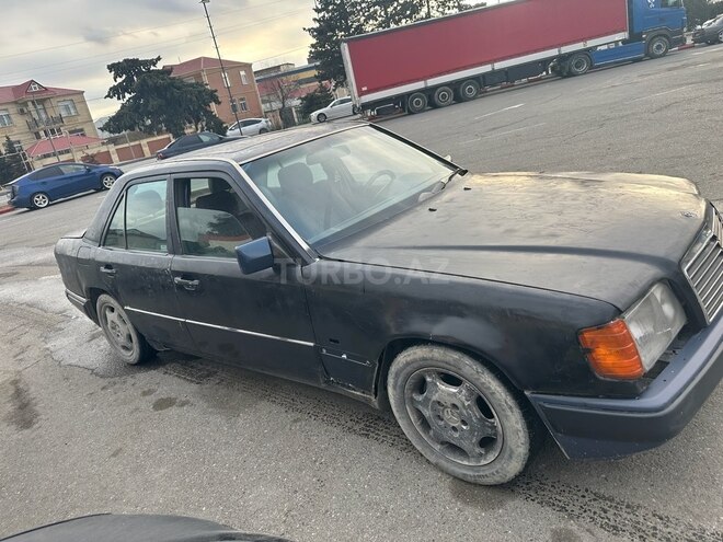 Mercedes E 220 1993, 250,000 km - 2.2 l - Bakı
