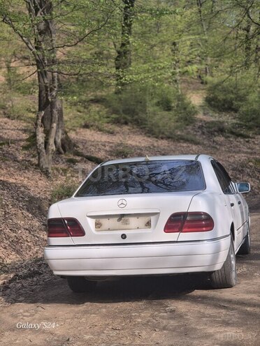 Mercedes E 220 d 1995, 485,000 km - 2.2 l - Astara