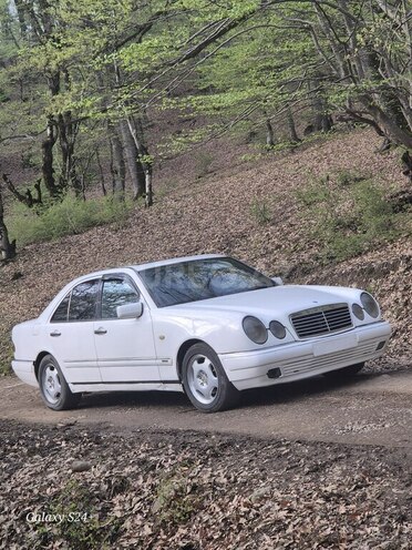 Mercedes E 220 d 1995, 485,000 km - 2.2 l - Astara