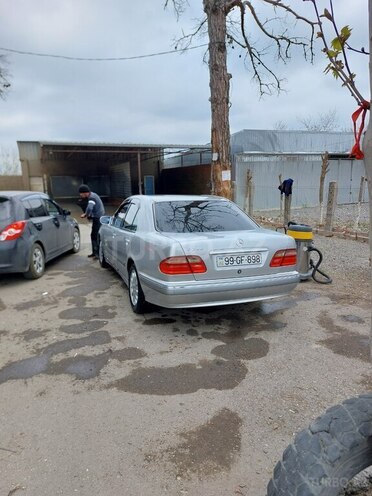 Mercedes E 240 2000, 330,000 km - 2.4 l - Goranboy