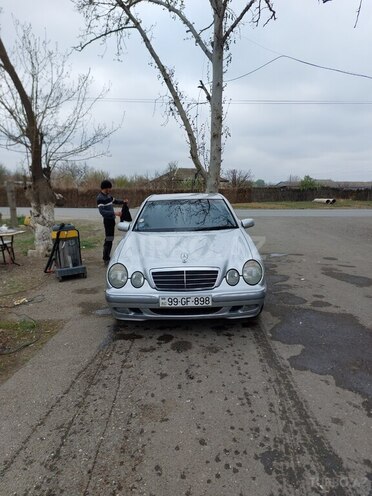 Mercedes E 240 2000, 330,000 km - 2.4 l - Goranboy