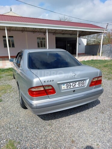 Mercedes E 240 2000, 330,000 km - 2.4 l - Goranboy