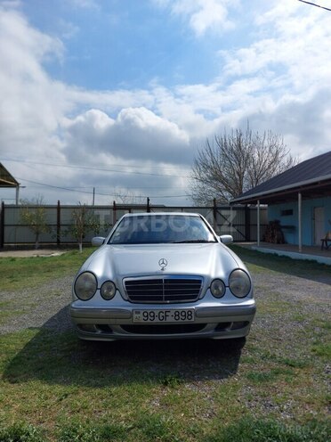 Mercedes E 240 2000, 330,000 km - 2.4 l - Goranboy