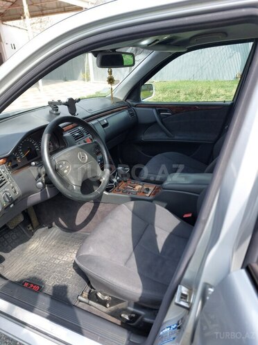 Mercedes E 240 2000, 330,000 km - 2.4 l - Goranboy