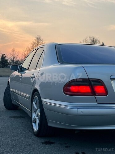 Mercedes E 320 2001, 244,000 km - 3.2 l - Bərdə