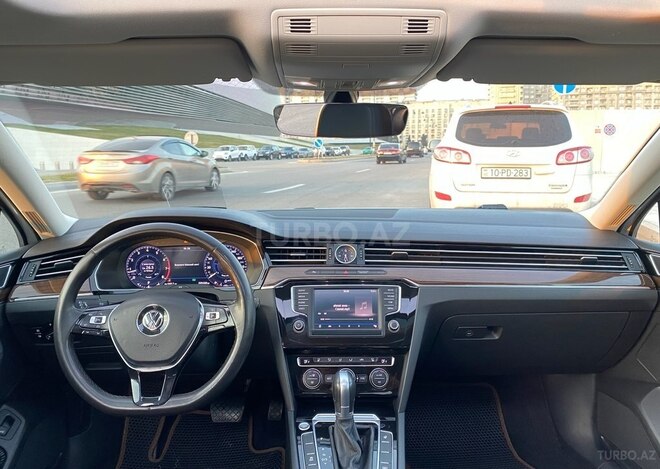 Volkswagen Passat 2016, 207,000 km - 1.8 l - Bakı