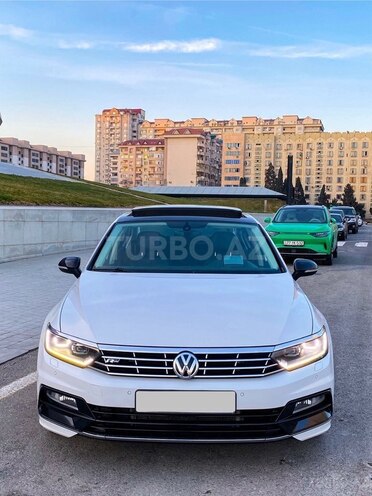 Volkswagen Passat 2016, 207,000 km - 1.8 l - Bakı