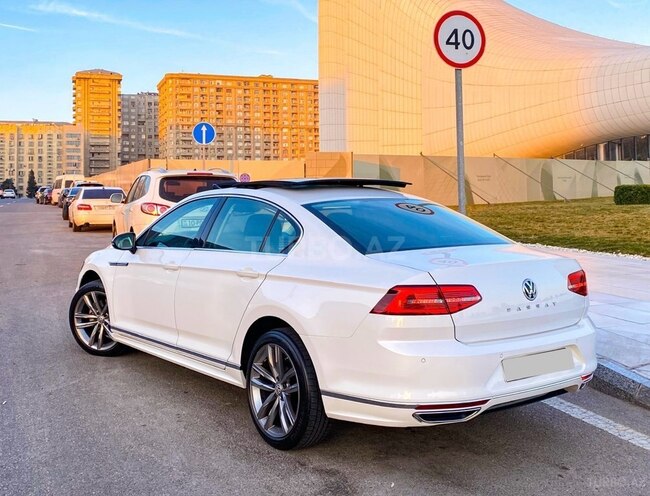 Volkswagen Passat 2016, 207,000 km - 1.8 l - Bakı