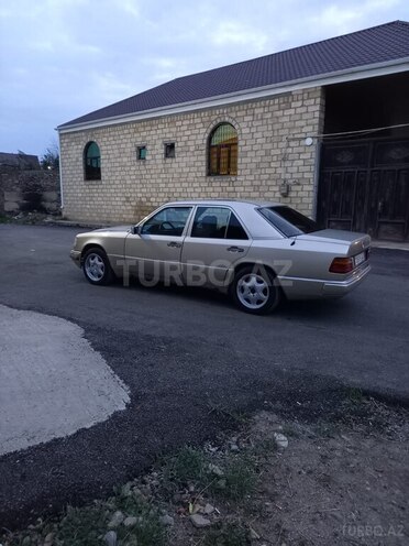 Mercedes E 230 1990, 410,000 km - 2.3 l - Gəncə