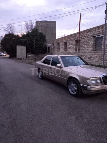 Mercedes E 230 1990, 410,000 km - 2.3 l - Gəncə