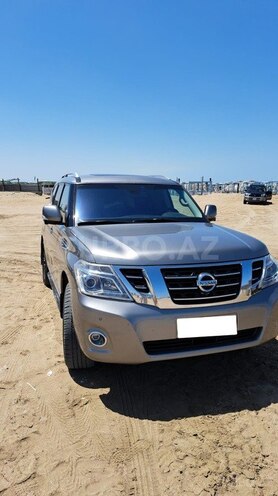 Nissan Patrol 2011, 220,000 km - 5.6 l - Bakı